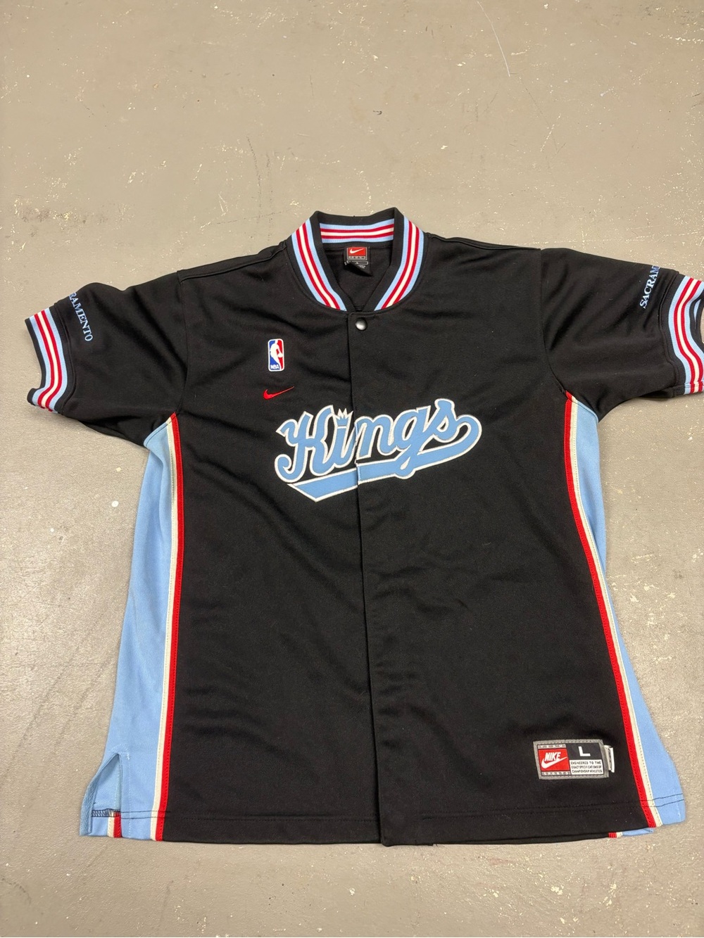 Vintage Nike Team Sports Sacramento Kings Warmup Shooting Shirt Youth Large 16